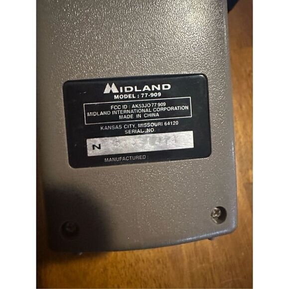 Vintage Midland Ready Rescue Model 77-909 40-Channel Emergency 2-Way CB Radio - Picture 5 of 8